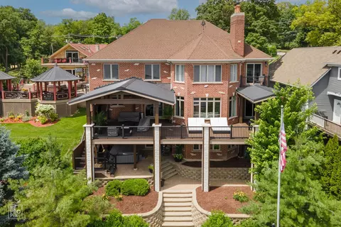 798 Harrison Ln, Johnsburg, IL 60051