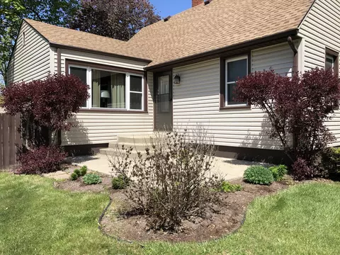 4 N386 Ridgewood Ave, Bensenville, IL 60106