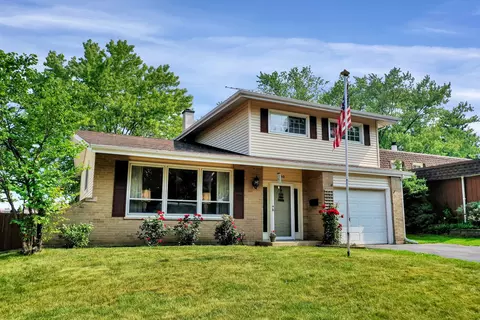 210 June Ln, Lombard, IL 60148