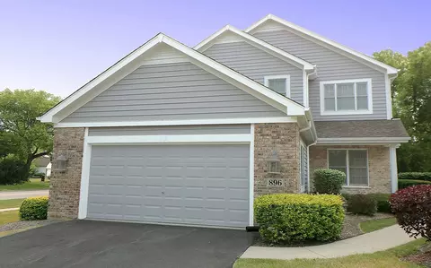 896 Villa Dr, Crystal Lake, IL 60014