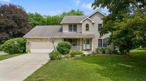 525 Maple St, Marengo, IL 60152