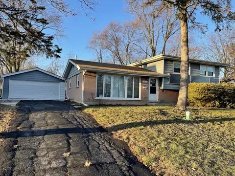 4624 189th St, Country Club Hills, IL 60478
