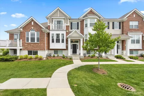 4422 Monroe Ct, Naperville, IL 60564