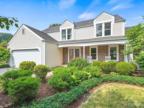 565 Republic Rd, Batavia, IL 60510