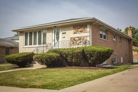 8728 S 49th Ct, Oak Lawn, IL 60453