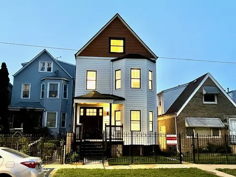 3530 W Wolfram St, Chicago, IL 60618