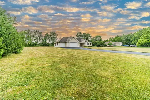 2113 Grand Detour Rd, Dixon, IL 61021