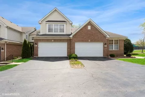8424 Dawn Ln, Darien, IL 60561