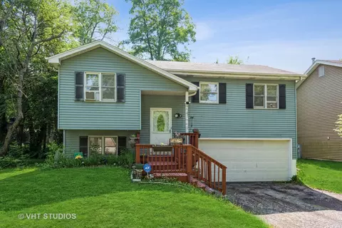 3 S661 Lorraine Ave, Warrenville, IL 60555