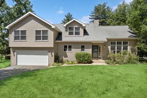4407 Mapleleaf Dr, Johnsburg, IL 60051