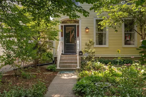 603 E Grove St, Bloomington, IL 61701 photo 2