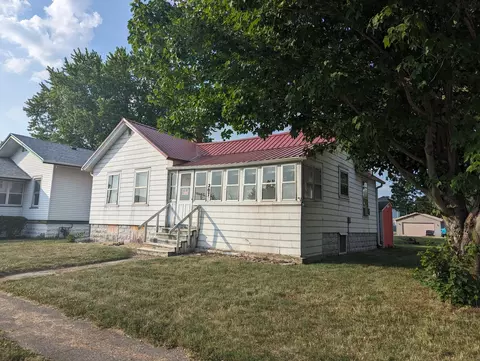 207 S Mason Ave, Amboy, IL 61310
