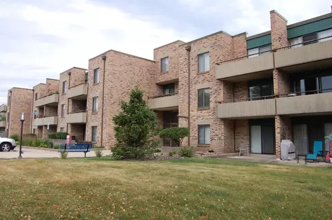 1919 Prairie Sq #102, Schaumburg, IL 60173