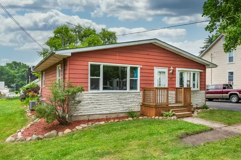 208 West St, Kingston, IL 60145