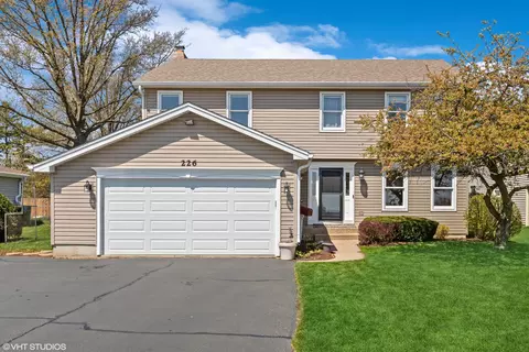 226 Wallace Ave, Crystal Lake, IL 60014