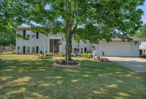 1200 E 2nd St, Coal City, IL 60416