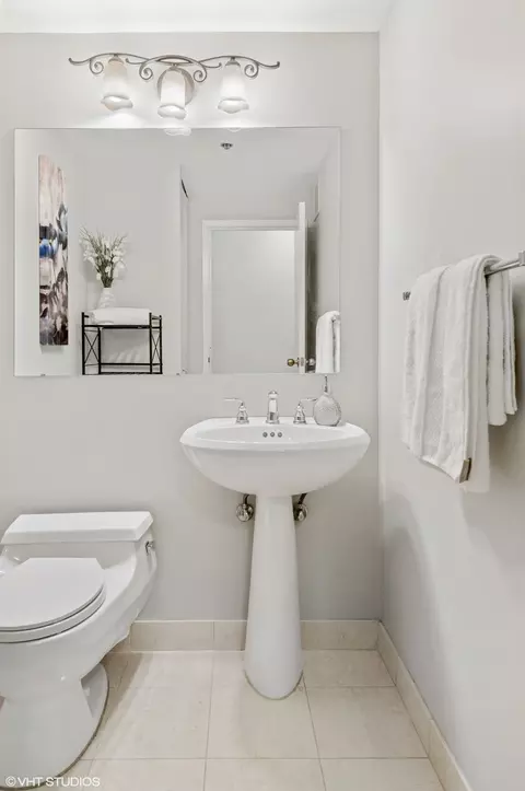 100 E Huron St #1205, Chicago, IL 60611 photo 12