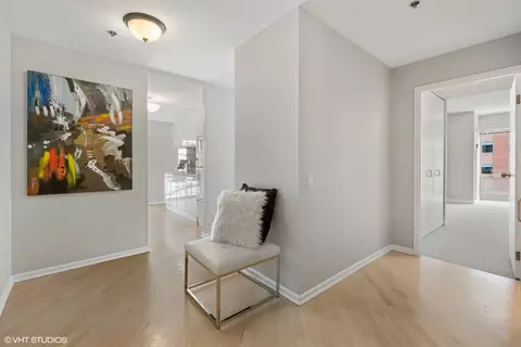 100 E Huron St #1205, Chicago, IL 60611 photo 2