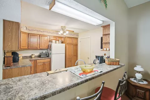 2702 Hathaway Dr, Champaign, IL 61821 photo 11