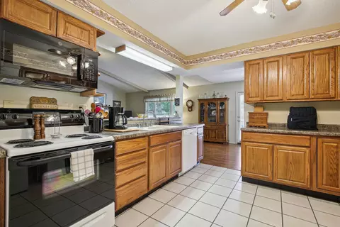2702 Hathaway Dr, Champaign, IL 61821 photo 10