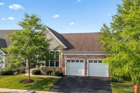 3857 Olympia Fields Dr, Elgin, IL 60124 photo 3