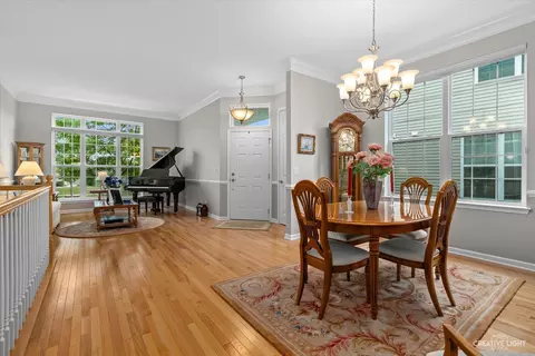 3857 Olympia Fields Dr, Elgin, IL 60124 photo 5