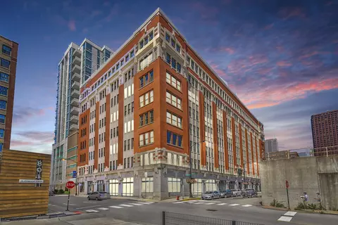 732 S Financial Pl #105, Chicago, IL 60605