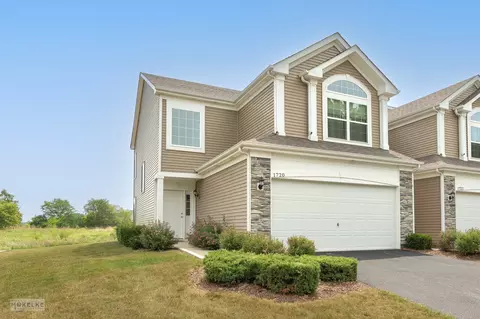 1720 Fredericksburg Ln, Aurora, IL 60503