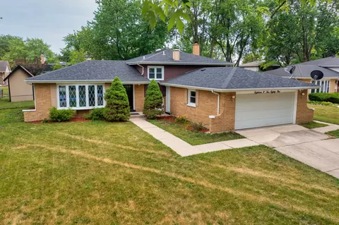18 W281 Claremont Dr, Darien, IL 60561