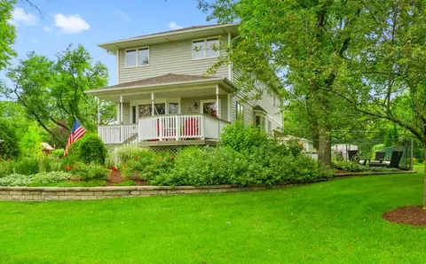5537 Carpenter St, Downers Grove, IL 60516