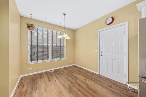 1215 Oakleaf Ct, Aurora, IL 60506 photo 8