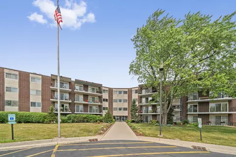 5540 Walnut Ave #23B, Downers Grove, IL 60515