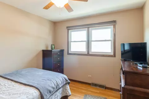 1620 Victoria Ave, Berkeley, IL 60163 photo 10
