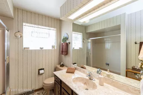 1620 Victoria Ave, Berkeley, IL 60163 photo 8