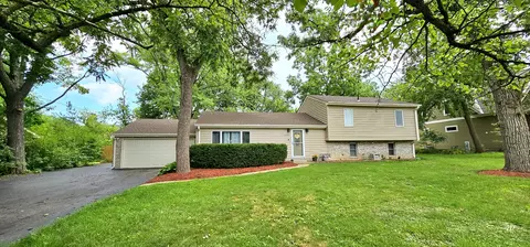 23971 N Overhill Dr, Lake Zurich, IL 60047