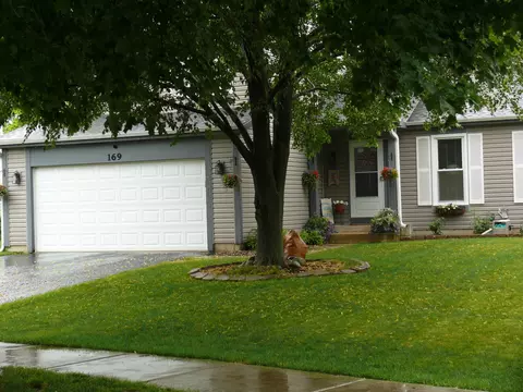 169 Park Meadow Ln, Bolingbrook, IL 60440