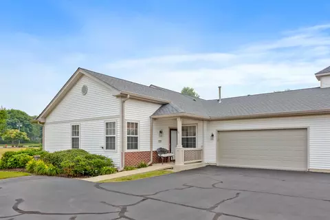 12238 White Tail Ln, Huntley, IL 60142