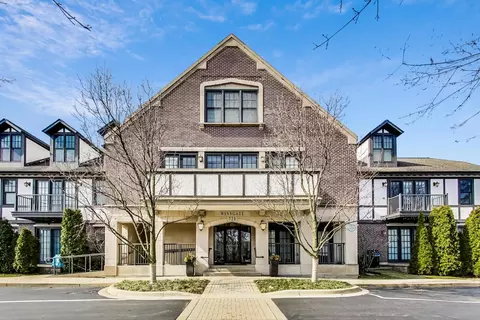 720 Green Bay Rd #2D, Winnetka, IL 60093