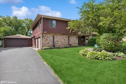 3509 Chelmsford Dr, Spring Grove, IL 60081