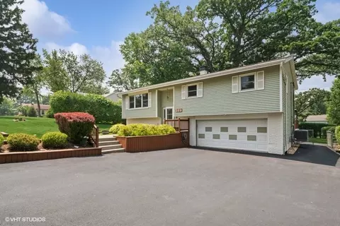 203 Wander Way, Lake In The Hills, IL 60156