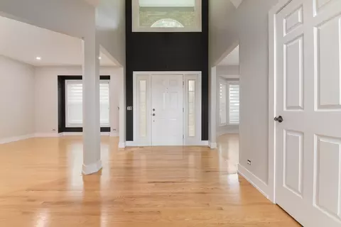 1345 Tunbridge Trl, Algonquin, IL 60102 photo 3