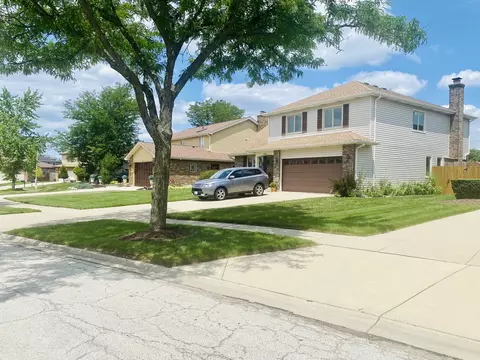 1365 N Justin Ct, Addison, IL 60101