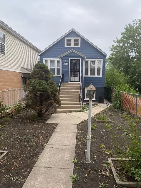 8521 S Mackinaw Ave, Chicago, IL 60638