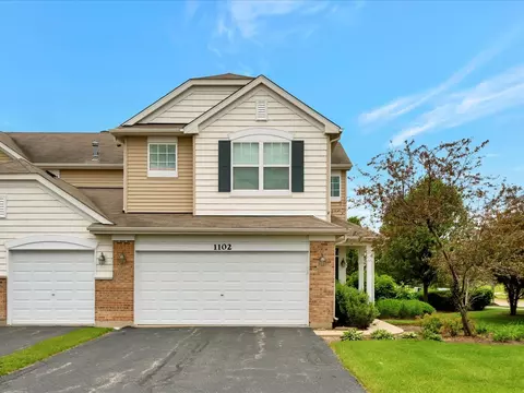 1102 Hawk Hollow Dr, Yorkville, IL 60560