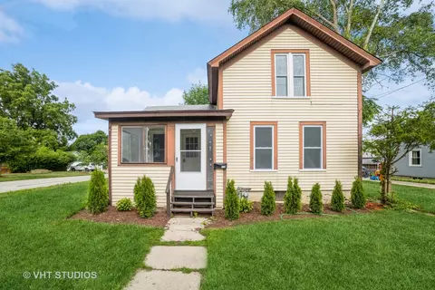 118 N Grove St, Carpentersville, IL 60110