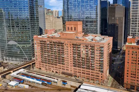 165 N Canal St #731, Chicago, IL 60606