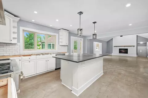 740 E Hickory Ave, Addison, IL 60101 photo 9