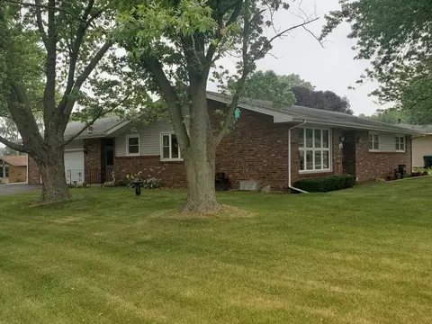 3285 N Linda Dr, Bourbonnais, IL 60914
