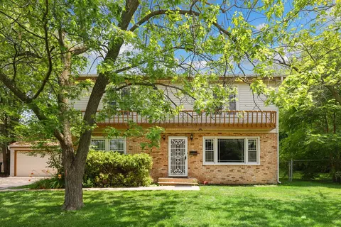 9065 N Cumberland Ave, Niles, IL 60714