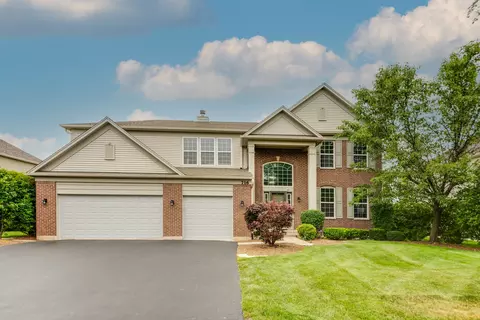 716 Porter Cir, Lindenhurst, IL 60046